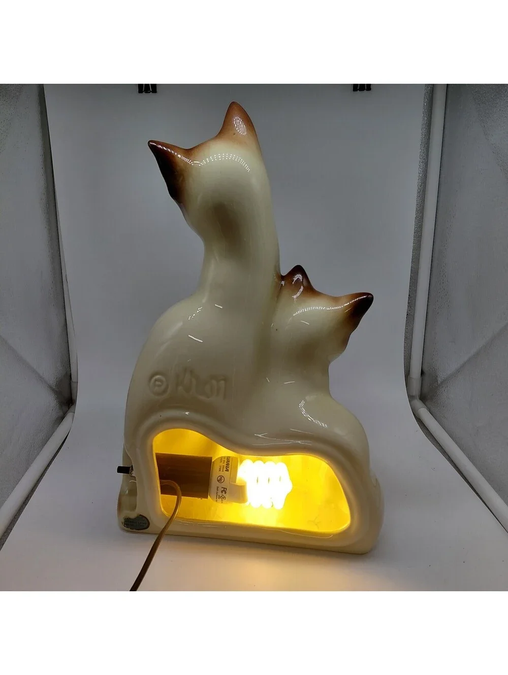 Vintage Howard Kron Siamese Cat TV Lamp MCM Ceramic Mother Kitten Working